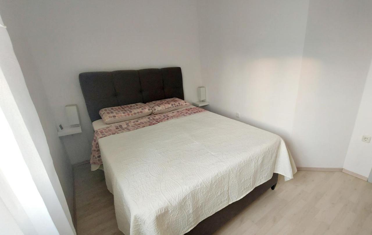 Apartman Near Fazana-500 From The Sea Екстериор снимка